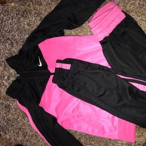 Nike jogging suit ⚡️🤪